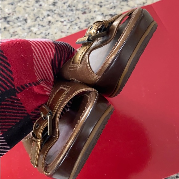 01:05 -  Vintage COLE HAAN G Series Nike Air Bronze Leather Slides - Picture 8 of 14